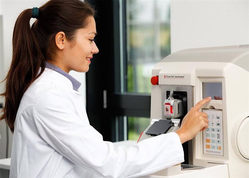 Sakura Tissue-Tek AutoSection