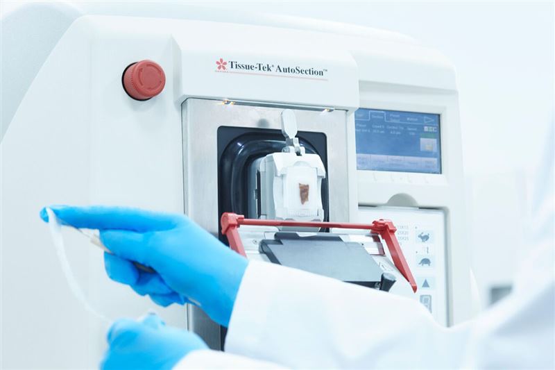 Sakura Tissue-Tek AutoSection